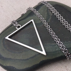 Silver Geometric Necklace - Silver Triangle Necklace - Modern Silver Necklace - Minimalist Silver Necklace - Modern Geometric Jewelry