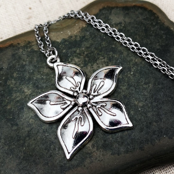 SALE - Big Flower Necklace - Floral Necklace - Silver Flower Necklace - Botanical Necklace - Silver Flower Pendant - Flower Jewelry Gifts