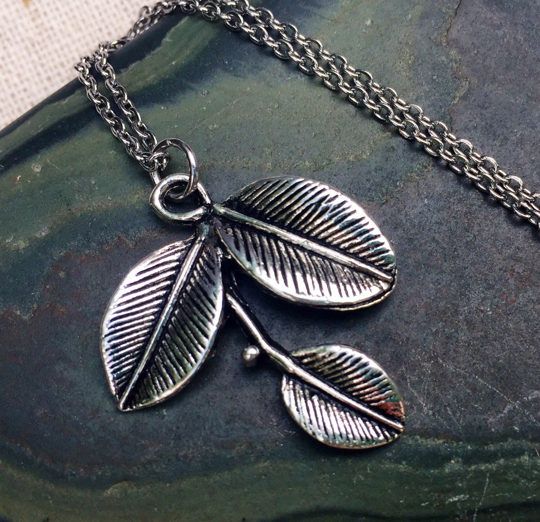 葉っぱの枝のネックレス - シルバーの葉のネックレス - シルバーの枝の