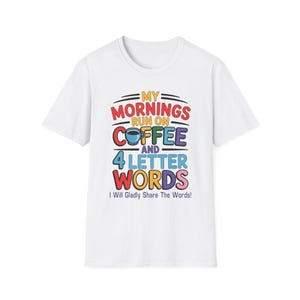 Lustiges Kaffee-Trinker-T-Shirt ist ein Muss für jeden, der seine tägliche Portion Koffein mit einer Seite des Fluchens liebt!