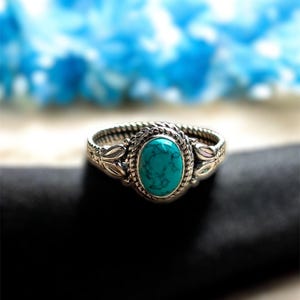 Anel oval turquesa natural de prata esterlina 925, pedra de nascimento de dezembro, anel de prata feito à mão, anel de declaração com pedra preciosa oval Boho, presente para mulheres