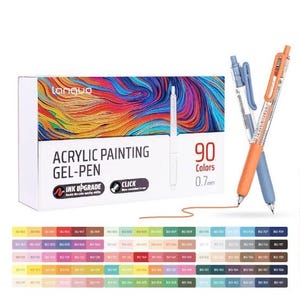 以下が含まれることがあります： 0.7mmのペン先を備えた、アクリルペイントジェルペン90本セット。 「ACRYLIC PAINTING GEL-PEN」の文字が入った箱には、カラフルな抽象的なデザインが施されています。 オレンジと青の2本のペンが、カラーチャートとともに表示されています。
