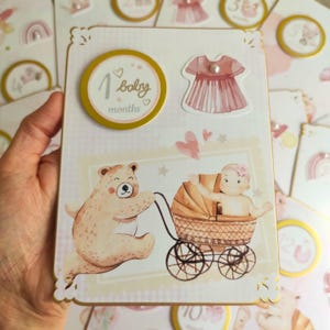 Cartes étapes bébé pour fille - 12 cartes photo personnalisées - Souvenirs artisanaux - Cadeau de naissance - Collection Baby World