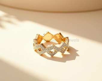 Geometric Diamond & Gold Ring: Modern Stackable Band
