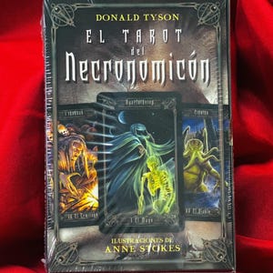 el tarot de  NECRONOMICON - Libro + Cartas +Bolsa