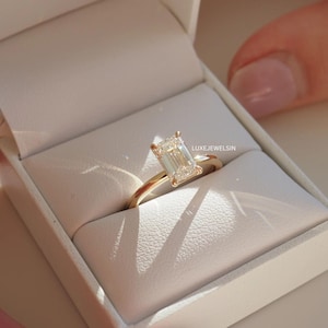 3 Carat Emerald Cut Moissanite Solitaire Engagement Ring Elegant Classic Proposal Jewelry Gift for Her Timeless Statement Design