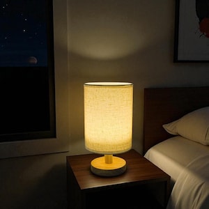 Nordic Solid Wood USB Table Lamp – LED Night Light with Fabric Shade, Minimalist Bedside or Desk Lighting, Modern Home Decor