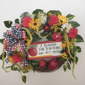 Teacher Wreath, Teacher Gift, Apple Wreath, Teacher Door Hanger,  Back To School Wreath, Summer Wreath, Door Wreath, Classroom Decor