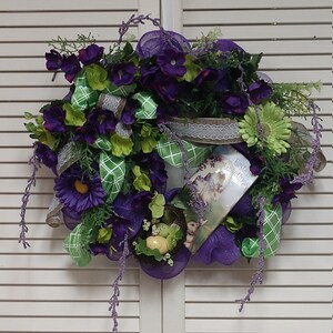 Easter Bunny Wreath, Purple Easter Wreath,  Daisy Wreath, Easter Decoration, Mesh Wreath, Flower Wreath for Easter, Door Wreath, Fast Ship