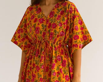 Vestido Kaftan Floral Feito à Mão | Roupa de Descanso em Algodão com Estampa em Blocos Amarelos e Rosas