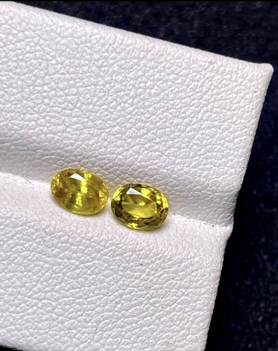 RARE !! JOLIE SPHENE VERT JAUNE DE MADAGASCAR : 5.5 mm