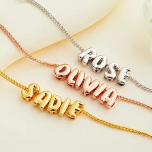 Collar personalizado con letra y número en 3D: joyería minimalista con inicial y nombre, regalo personalizado para mamá e hija, especial para el Día de la Madre.