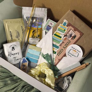 Blind date with a romance book box - book gift box