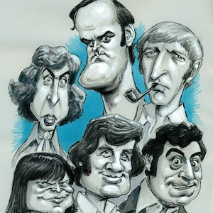 Puede incluir: Una caricatura en acuarela de seis hombres con rasgos exagerados. La obra de arte está en tonos de gris, negro y blanco, con un fondo azul claro. La firma del artista, "Teal", está en la esquina inferior derecha.