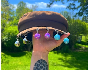 Fermaglio per cappello a forma di palla da discoteca, accessorio per festival e rave, mini accessorio da discoteca