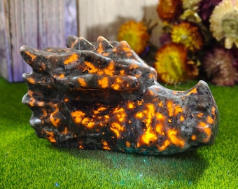 Yooperlite Dragon heads, Hnad Carved Crystal Dragon Skull Gifts