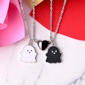2pcs BFF Necklace Set – Cute Cartoon Ghost & Heart Pendant – Best Friends Jewelry Gift for Kids Girls Boys