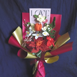 Handmade Crochet Red Rose Bouquet: Everlasting Floral Arrangement