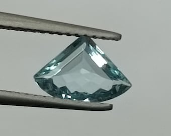 0,73 ct jordbrytad fasetterad akvamarin, fancy cut, för samling