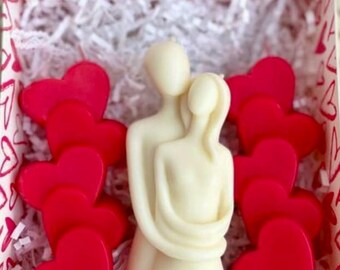 Romantic Couple & 2psc Heart Line Soy Wax Candle Gift Set | Handmade Valentine's Decor