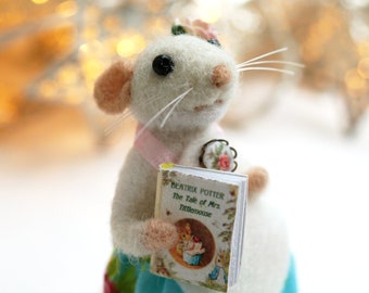 Needle felted mouse