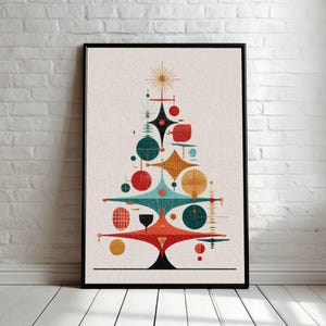 Può includere: Stampa artistica incorniciata con un design stilizzato di albero di Natale. L'opera d'arte utilizza forme geometriche in verde acqua, rosso, arancione e oro su uno sfondo color crema. La stampa è in una cornice nera ed è esposta su un muro di mattoni bianchi.