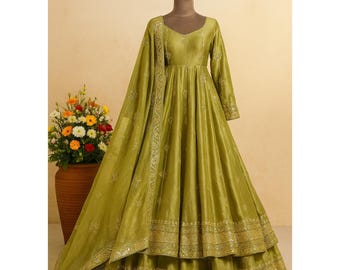 刺繍入りブラウンのレヘンガ・チョリセット：インドのウェディング衣装