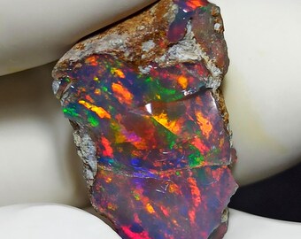 Ópalo etíope teñido negro en bruto de 18,25 cts: piedra preciosa en bruto (23 x 14 x 10 mm)