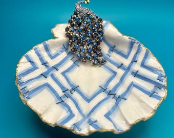 Mahjong Themed Lions Paw Scallop Shell