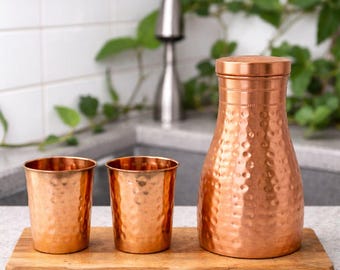 34 Unzen reine gehämmerte Kupferflasche 1L handgemachte Kupferwasserflasche reiner Kupferkrug mit Gläsern Kupferwasserkrug & Becher Kupfer Geschenkset