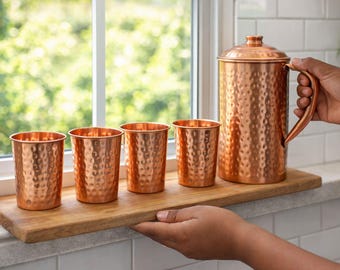 Ren kopparkanna med glas, hamrad kopparkanna 1,5 l och 2 muggar 250 ml, ayurvedisk återfuktning, presentset i koppar, ren kopparflaska 1 liter