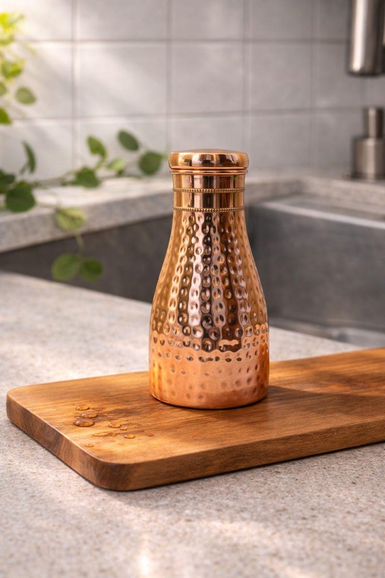 Botella de agua Ayurveda 100% de cobre martillado puro de 1 litro, hecha a mano, para beber agua, jarra de cobre con beneficios para la salud. Only Pitcher