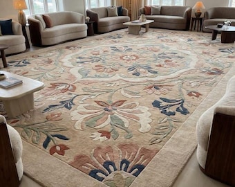 Alfombra floral de lana tejida a mano / Beige pastel, tamaño personalizado