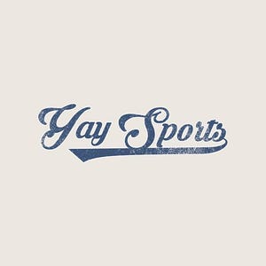 Puede incluir: Texto "Yay Sports" en azul desgastado sobre fondo crema. La tipografía tiene un efecto de sombra y una pancarta azul debajo, evocando un estilo deportivo clásico.