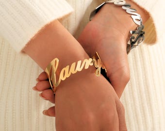 Naam manchet armband, 18K goud aangepaste gegraveerde naam gepersonaliseerde armbanden voor vrouwen, moeder, dochter, gepersonaliseerde sieraden cadeaus voor haar