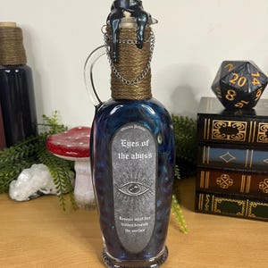 Eyes of the abyss | Magic potion bottle | Medieval fantasy | Color changing