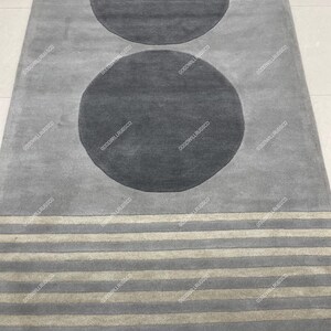 Hand-Tufted Wool Rug: Geometric Minimalist Design, Soft Texture