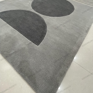Hand-Tufted Wool Rug: Geometric Minimalist Design, Soft Texture