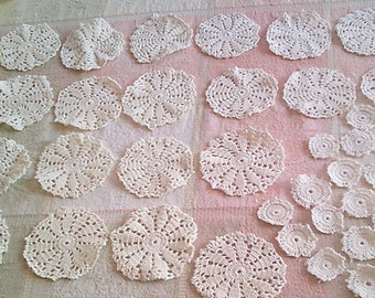 CROCHET vintage ROUNDS cut from tablecloth 100+ pcs cream craft supply