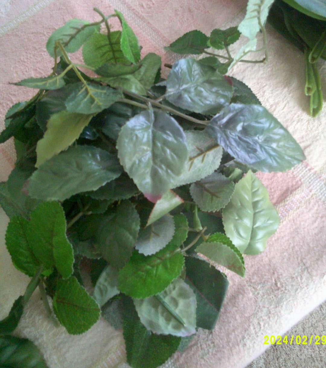 100 ROSE LEAVES Green Silk Stems