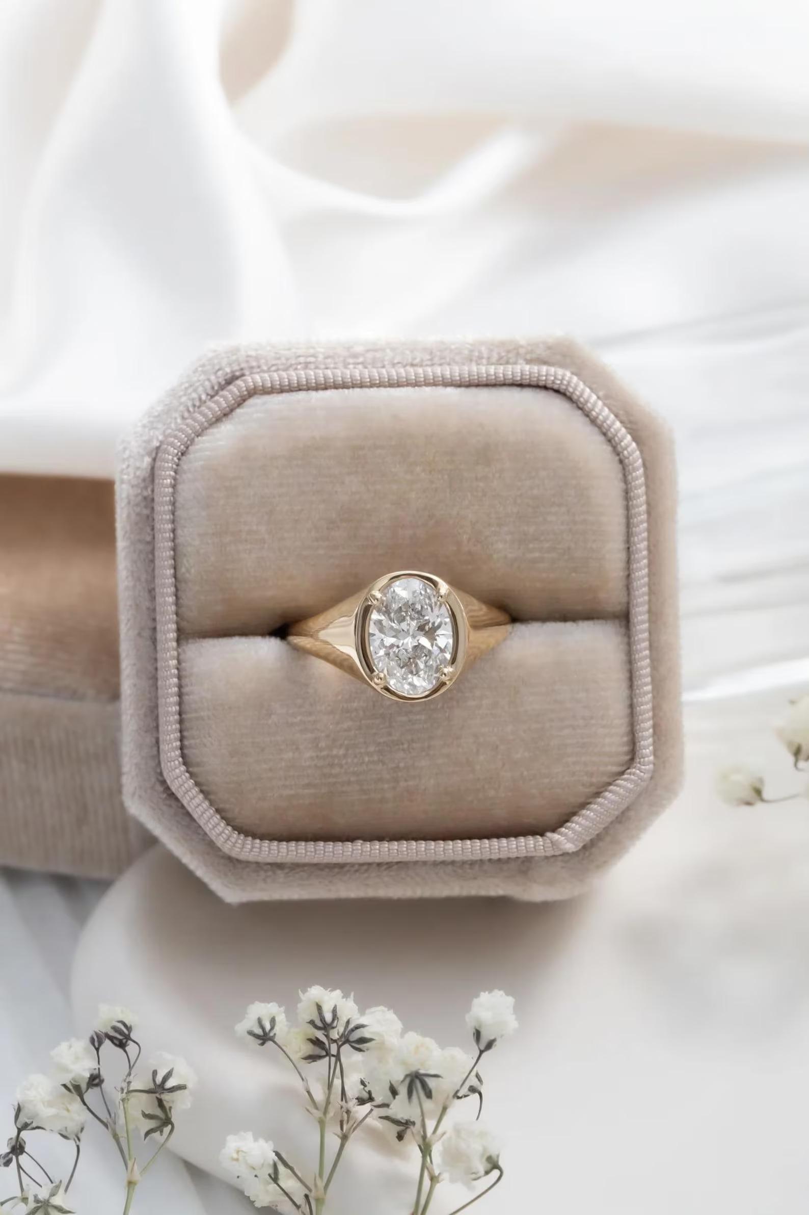Oval Cut Moissanite Signet Ring, Solitaire Wedding Ring, April Birthstone, 14k Gold Diamond Ring, Signet Style Prong Bezel Set Ring for Her