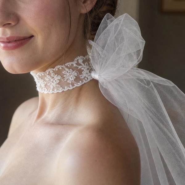 Collana girocollo a collo di cigno in pizzo bianco, romantico accessorio da sposa, con fiocco in morbido tulle