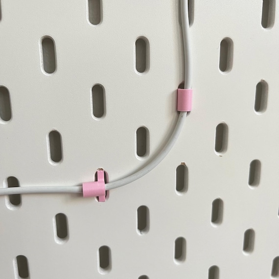 Cable clip for IKEA Skadis pegboard | Horizontal and vertical cable guide | Cable management for IKEA Skadis by Organiz3DFrance
