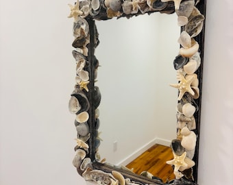 Shell Frame Mirror: Natural Wood , Sea shells  and star fish