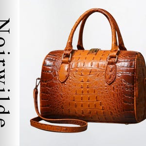 Luxury Crocodile Pattern Boston Bag – Retro Genuine Leather Handbag for Women, Classic Structured Purse with Shoulder Strap & Top Handles