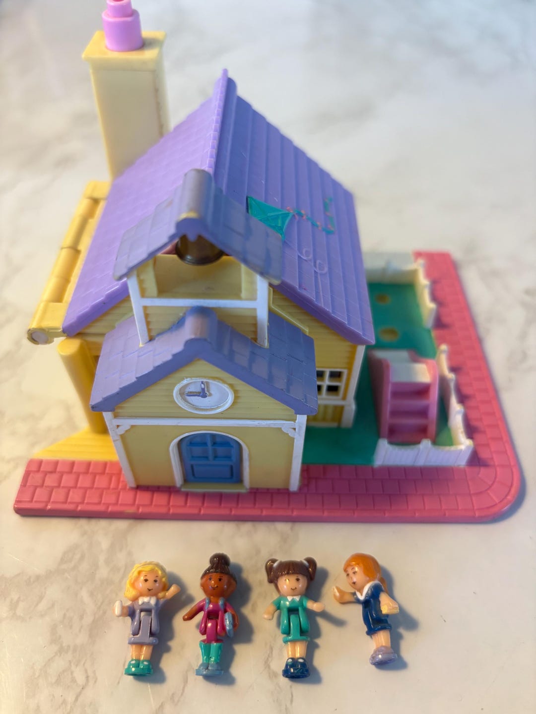 Polly pocket Bluebird / Light-Up SchoolHouse 1993+ 2 personnages : Achat occasion | Figurines Polly Pocket Plastique 3 ans - 4 ans Bon état