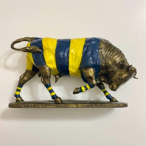 Kadıköy Bull - 3D Printed & Hand-Painted Action Figure | Fenerbahçe Jersey | Istanbul Icon | Gift Item