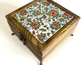 Handmade Wooden Jewelry Box: Floral Tile Lid, Velvet Lined