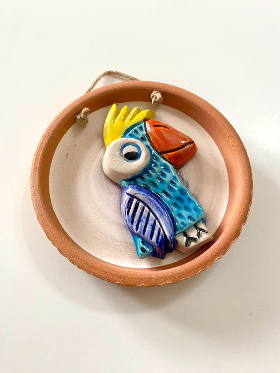 手作りの陶器製オウムの壁飾り：熱帯の鳥の装飾 - Etsy 日本