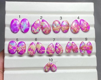 Coppia di cabochon di diaspro sedimentario viola, gemma liscia e lucida, sfusa, per la creazione di gioielli.